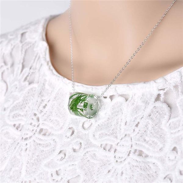 Charms Choker Resin Dried Leaf Necklace